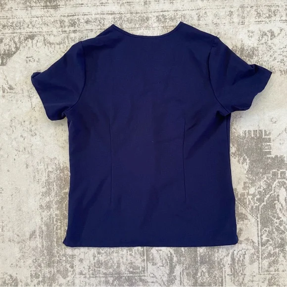 Figs Casma Three-Pocket Navy Blue V-Neck Scrub Top Sz Large - Picture 8 of 8
